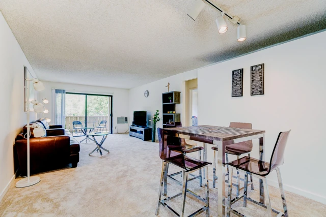 3701 Parkview Ln (Furnished) 3