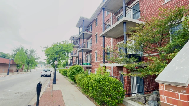 Stratford Residences 4