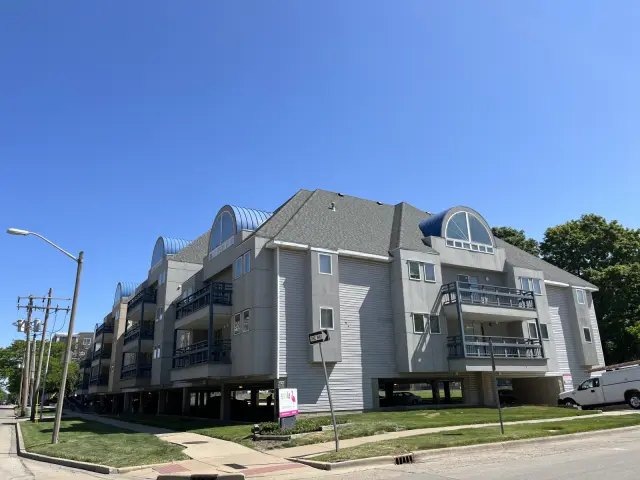 202 E Chalmers St, Champaign, IL 61820 4