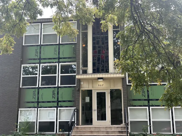 907 W. Stoughton, Urbana 1