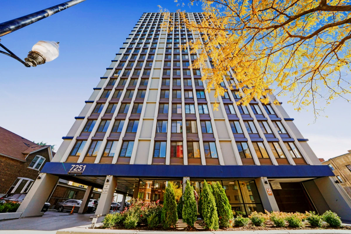 7251 at Waters Edge Apartments 0
