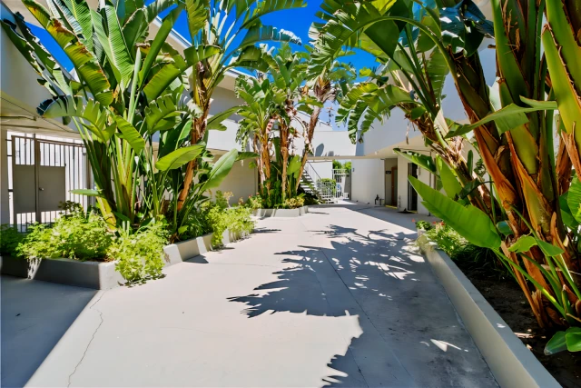 Royal Sepulveda Apartment Homes 1