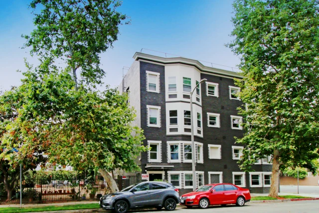 300 San Juan Avenue 1