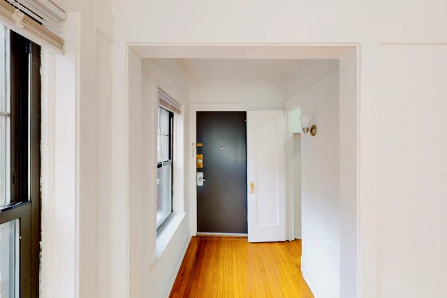 5202-5210 S. Cornell Avenue 3