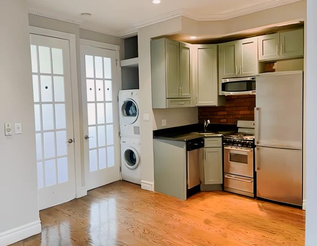 326 E 35TH ST•  Murray Hill 4