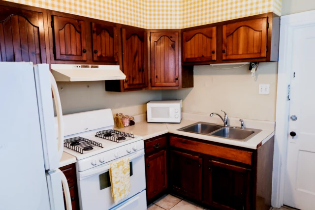 602 S Lincoln, Urbana, IL 61801 4