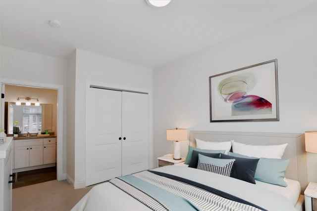 305 W Clark St 1