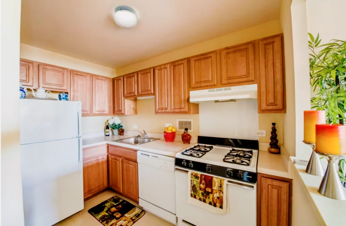 Sheridan-Gunnison Apartments 0