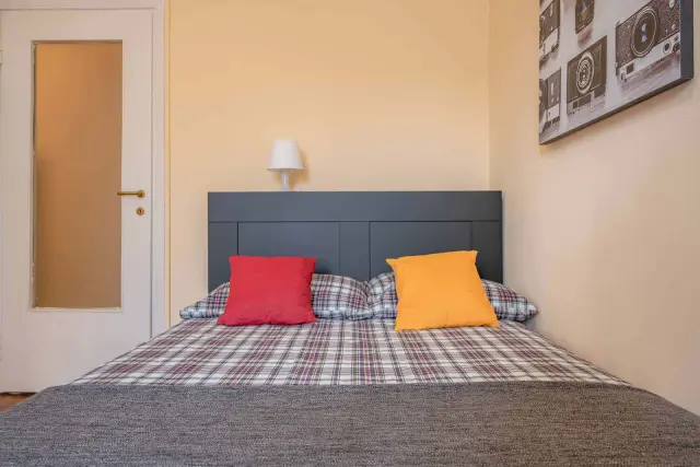 VIA LORENTEGGIO 31/4 <br> PRIVATE ROOM S1 2