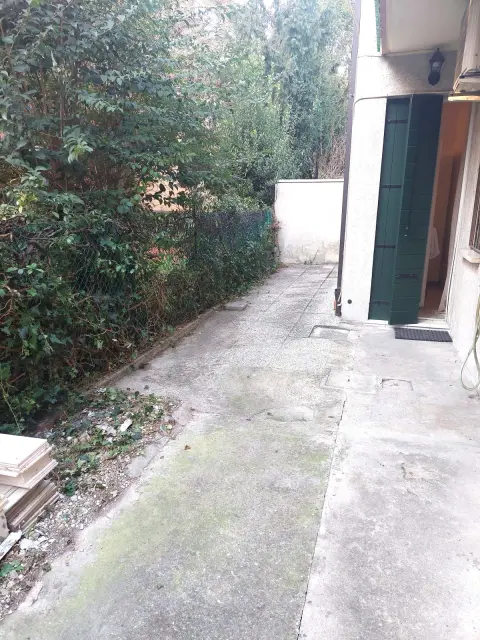 Appartamento in bifamiliare al piano terra via de visiani 4 padova 3 stanze con 2 posti letto ciascuna 3