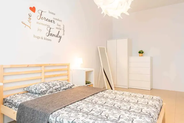 VIALE SUZZANI 284 <br> PRIVATE ROOM S1 4