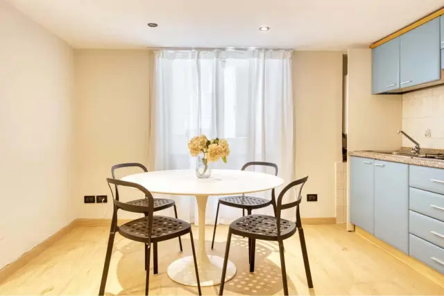 Apartment in Via Federico Confalonieri 4