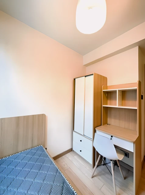 Another one-bedroom shared apartment (five-person room with private bathroom) 4