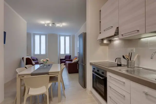 Opera Apartment 4