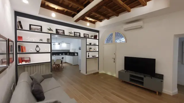 ROMA CENTRO STORICO -VIA DEI FIENILI 0