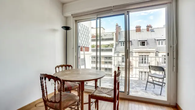 Rue Desbordes-Valmore 3