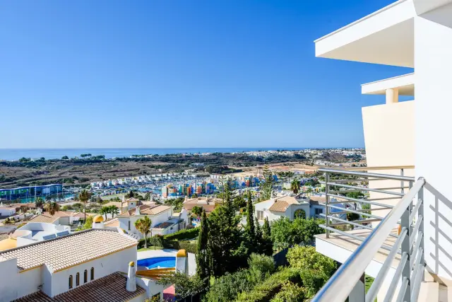 Albufeira Ocean Apartment with 3 spacious Terraces, 2 Swimming pools & Tennis court 2