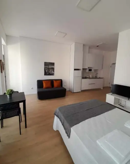 Studio - Rua de Cedofeita 2nd floor front 2