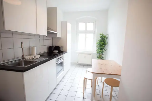 Zeitzer Str. 5DE-01-082-001H 3