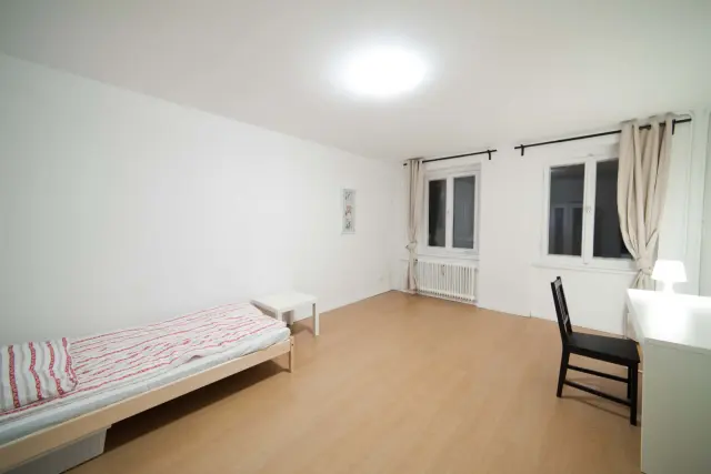 Pestalozzistrasse 19DE-02-020M 1