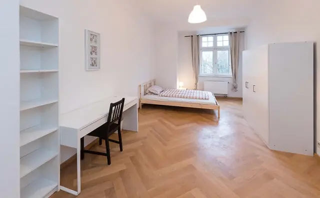 Kapuzinerstrasse 35DE-02-040M 1