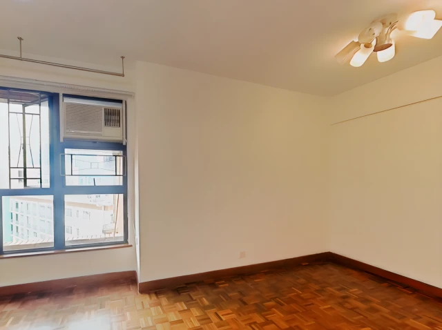 Flat C, 6/F, Block 25, Yuyiju