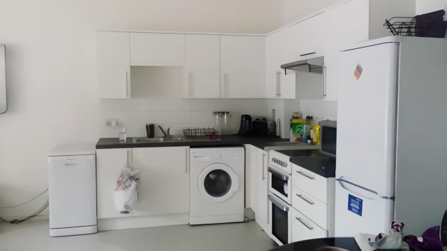 apartment near Merryweather Place 2
