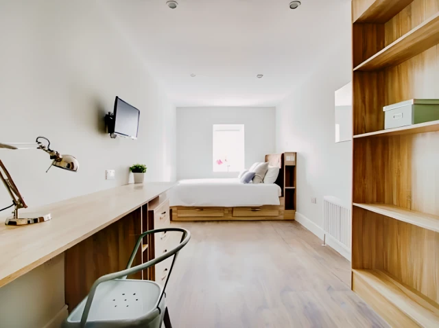 Flat R, Park View 4