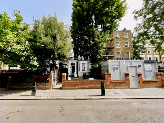 St. Petersburgh Place 18089# 1