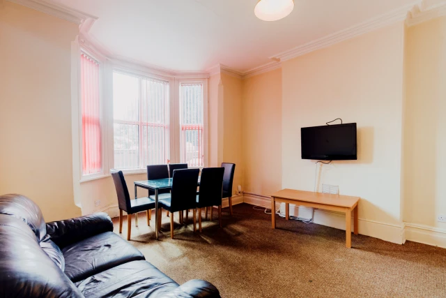 Storer Road, LE11 5EQ 2