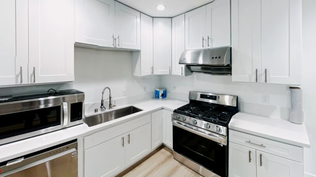 1171 1/4 W 37th Pl 3