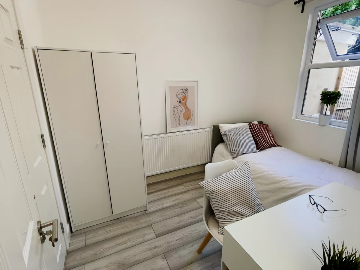 UM-YOLIVING Kingston KP - chỗ ở sinh viên tại Luân Đôn
