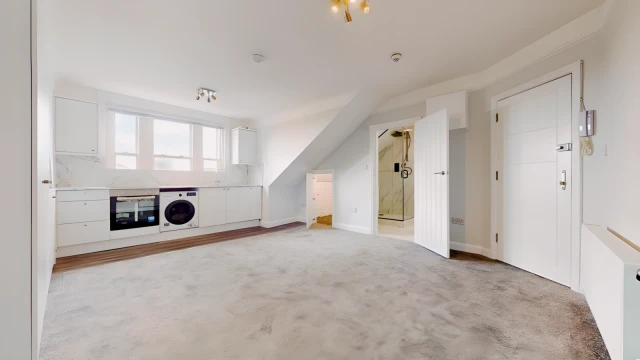 Merton Hall Road 17362# 2
