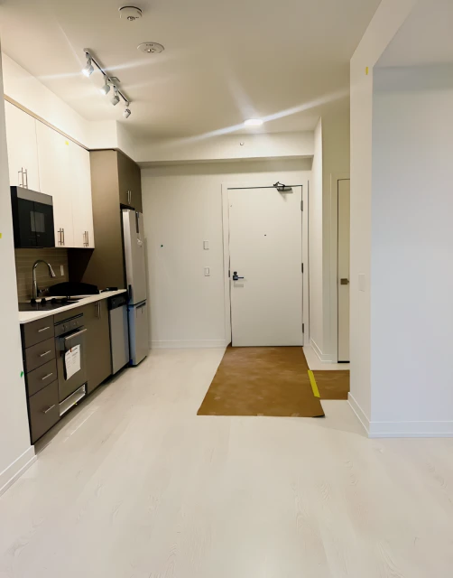 515 - 415 Main St W 1