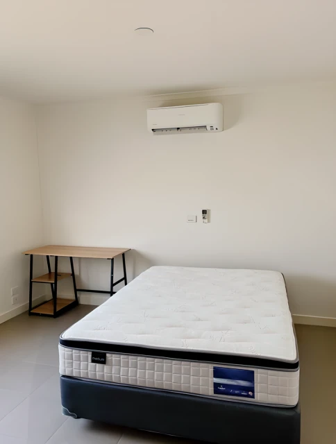 Room 6/68 Coolavin Road 1