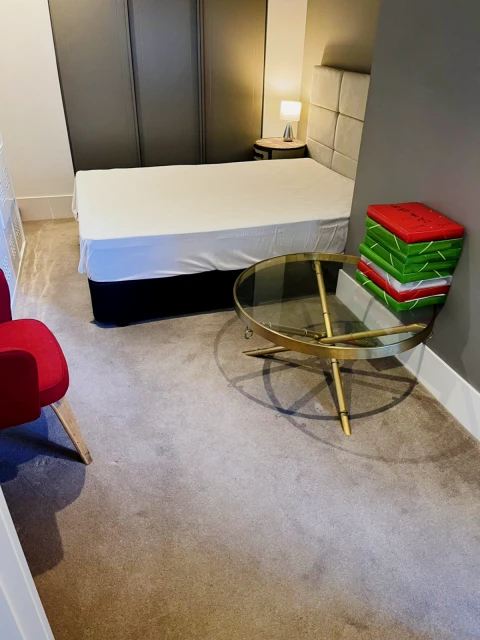 1 ALMEIDA CRESCENT 3