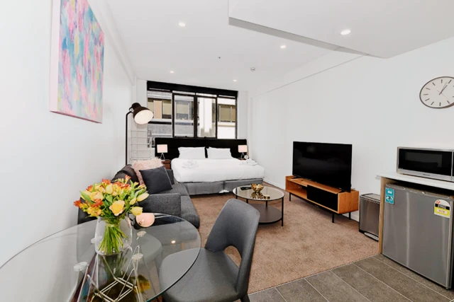 studio near Queen Street 4