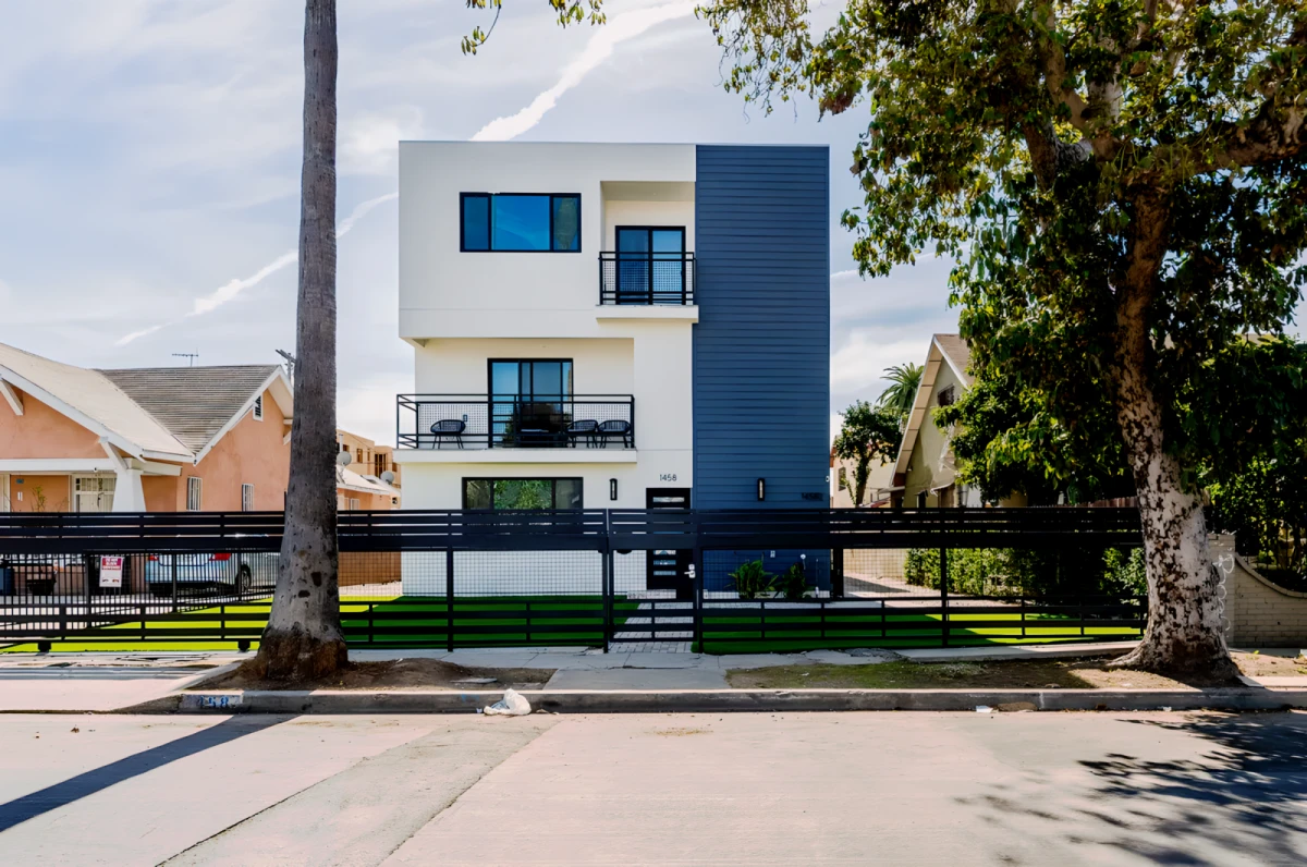 1458 W 37th Pl 0