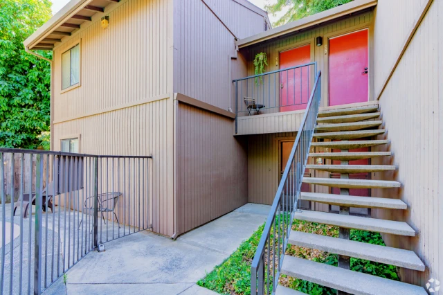 St. George Apartments 4