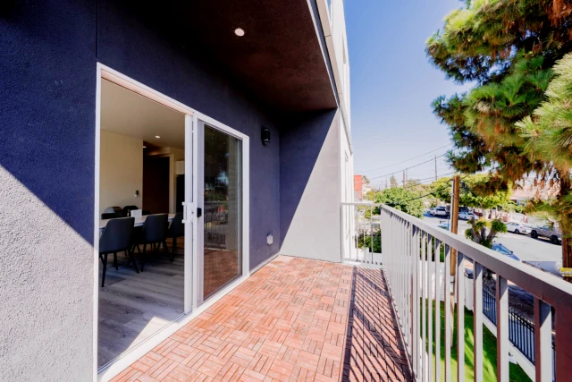 1595 W 35th Place 2
