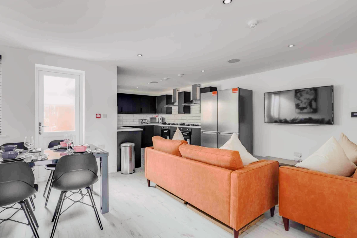 42 Cranborne Road, L15 2HX 0