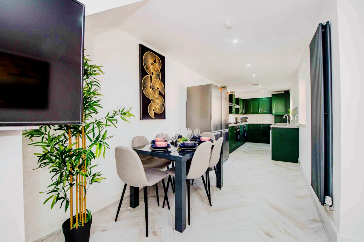 47 Woodcroft Road, L15 0