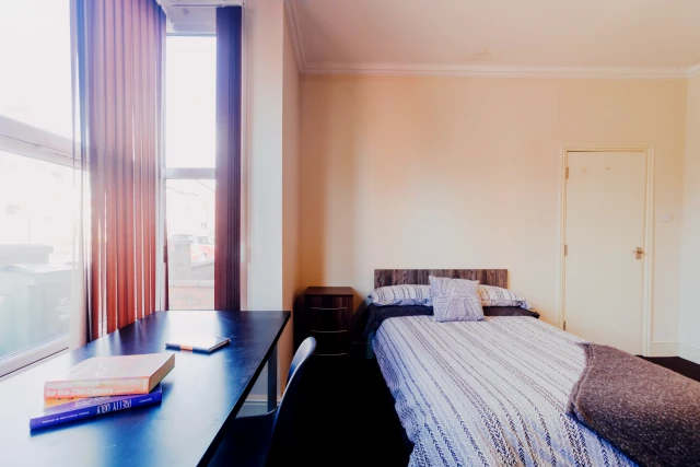 Frederick Street, LE11 3BJ 4