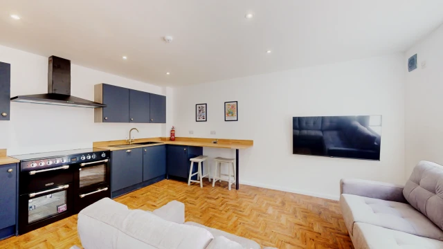 Lenton Boulevard , NG7 2ET 1