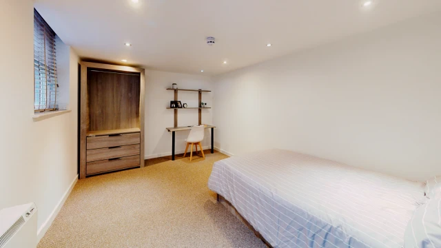 Flat 2, Hyde Terrace, LS2 9LN 3