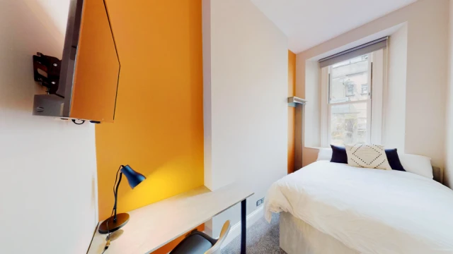 Top Floor Flat, St Nicholas Street, BS1 1UQ 2
