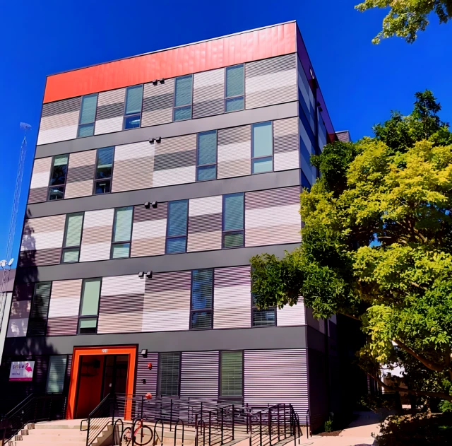 208 E. Clark, Champaign, IL 61820 1