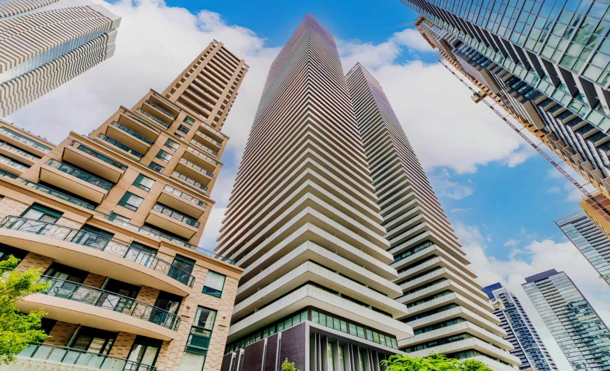 42 Charles St E 1403 0