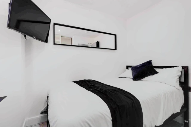 11 Saxony road, L7 4