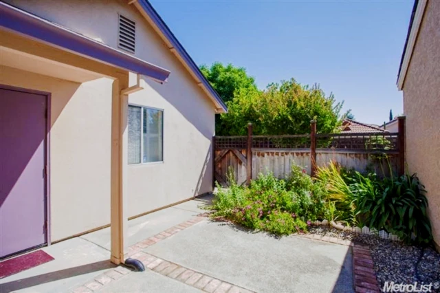 1424 Olympic Drive 2